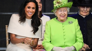 Prima ieșire a lui Meghan Markle și a Reginei Elisabeta a II-a, analizată la sânge de experții în limbajul trupului