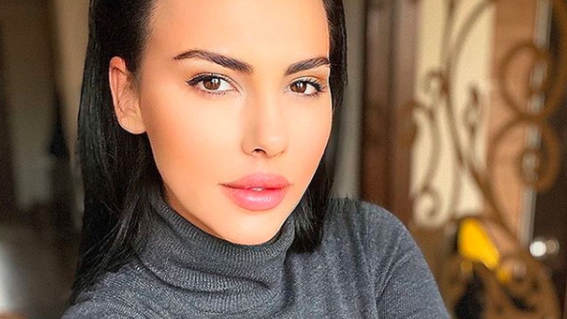 Lavinia Pîrva, complet transformată! Internautele au criticat-o după cea mai recentă intervenție estetică la nivelul feței: „Nu mai poate să-și închidă gura”. FOTO