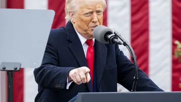 Președintele Donald Trump a anunțat taxe vamale de cel puțin 10% pentru toate țările. Ce prezic economiștii că va urma