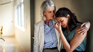 Chirie de 450 plătită părinților. Au dat-o afară din casă după ce i-au cerut mai mult