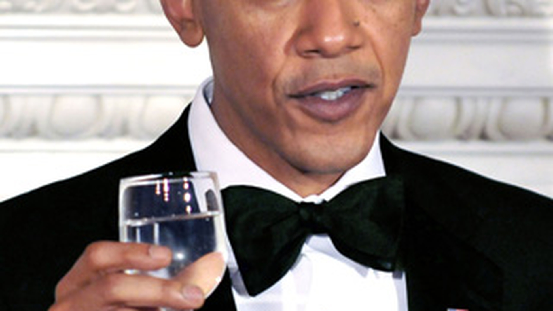 Barack Obama sfatuit sa manance mai putine prajituri si sa renunte la fumat!