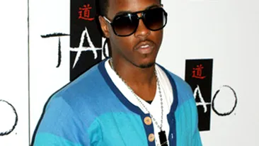 Pachetul cu care celebrul Jeremiah a fost convins sa cante la Bucuresti: 20.000 E, apartament prezidential, 3 limuzine si multe fete frumoase