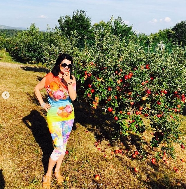 Ozana Barabancea a pozat ca un adevărat fotomodel la piscină. Ce a sfătuit-o medicul