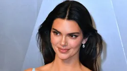Trend periculos pe TikTok, promovat și de Kendall Jenner: Poate un medicament împotriva acneei să micșoreze nasul? Ce spun specialiștii
