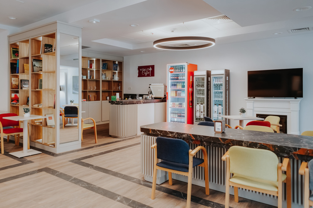 Cafeneaua și restaurantului ”hotelului pentru seniori”