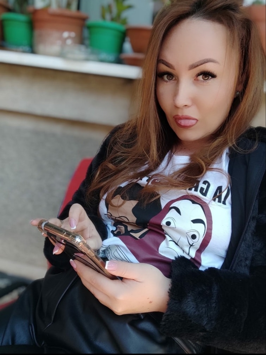 Alexandra Văcăruși, supranumită "Regina cristalelor", mămică de o lună și jumătate