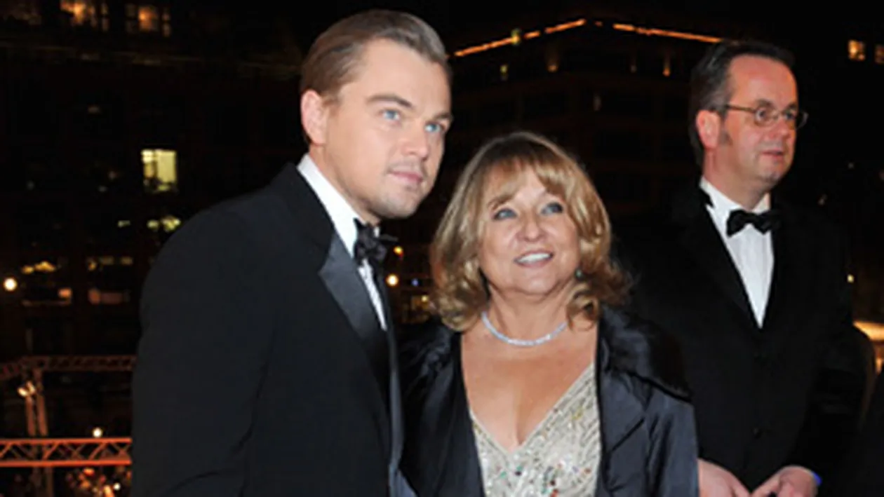 A petrecut cu Naomi Campbell si cu rudele lui Leo, la New York! Madalina Ghenea a dansat cu soacra la ziua lui DiCaprio!