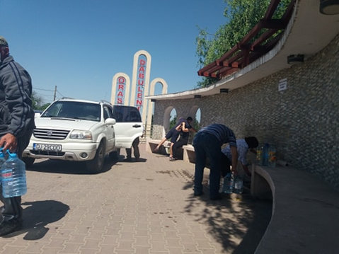 Apă cu porţia, în Dăbuleni în plină pandemie de coronavirus! Oamenii sunt revoltaţi : “Cu ce ne spălăm?”