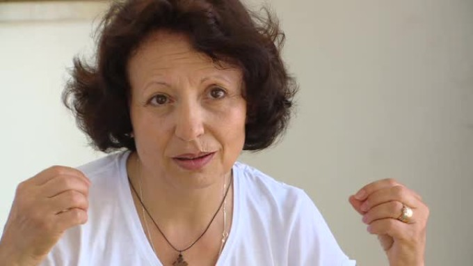 Româncele care îngrijesc bătrâni în Italia se luptă cu depresia 3