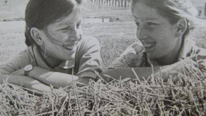 Siamezele anilor 80, disparute fara urma de un an de zile. Mama Linei si a Gherghinei crede ca fetele ei sunt moarte!