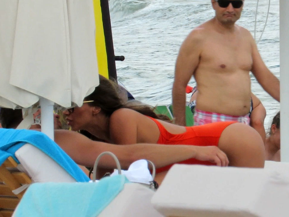 Oana Marica a oferit un show erotic pe plaja din Mamaia