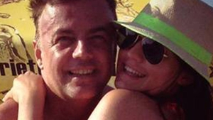 Adrian Enache, mandru de fiica lui pe litoral! Diana a pozat in costum de baie in bratele tatalui ei: "Iti seamana leit"
