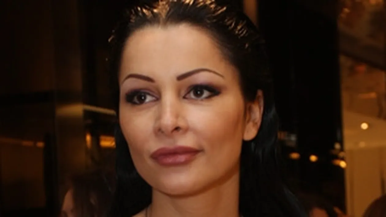 Ilie Nastase s-a dat pe Mini! Merge cu masina Brigittei la intalniri