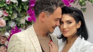 S-au căsătorit în secret!? Imaginea cu Răzvan Simion și Daliana Răducan i-a pus pe gânduri pe internauți. FOTO