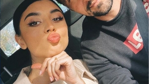 Bebelușa de la Cronica Cârcotașilor și actorul Denis Ștefan au devenit părinți pentru a doua oară. Cristina a născut o fetiță sănătoasă