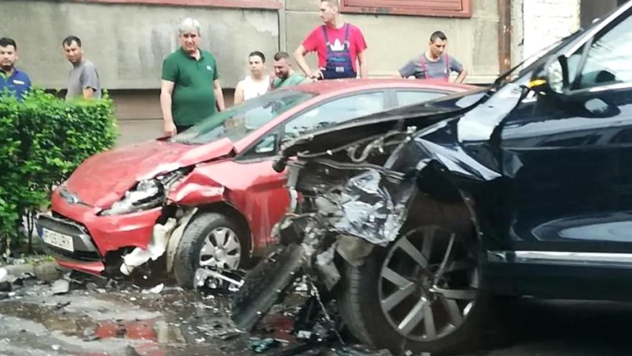 Șoferul mașinii în care se afla Răzvan Cuc și care a făcut accident în Capitală a rămas fără permis