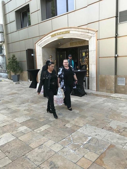 Elena Merișoreanu a plecat cu o sacoșă uriașă de la parastasul de lux al Ionelei Prodan. Vezi ce a primit