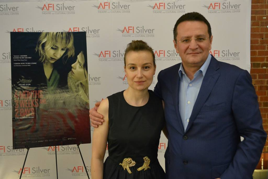 George Maior sprijină cinematografia românească. Aici, alături de actriţa Anamaria Marinca