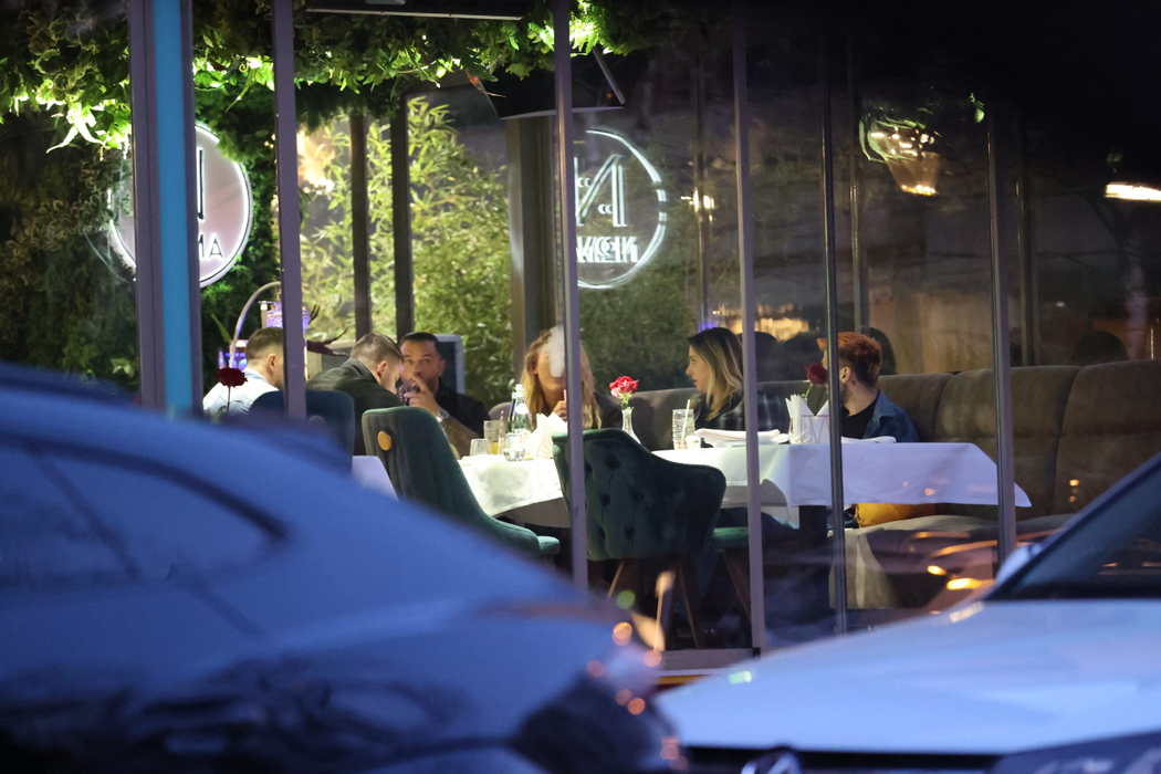 Ema Uta și Alex Bodi, cină la un restaurant din Herăstrău
