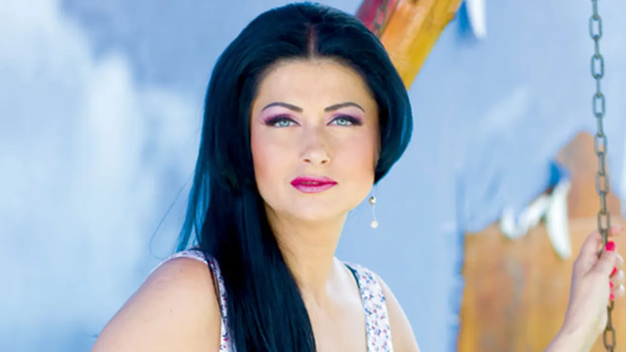 Gabi Cristea, cu cearcăne adânci si fără pic de machiaj! Cum arată vedeta in intimitatea casei ei! E de nerecunoscut