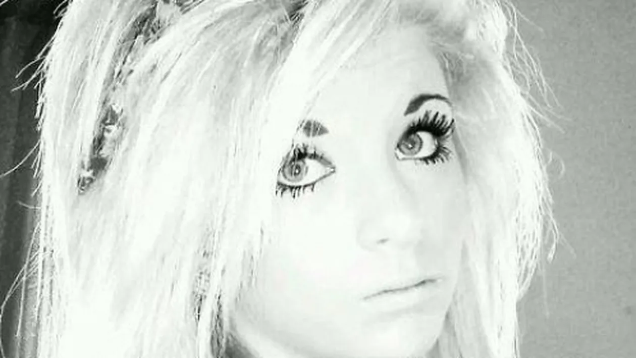 De necrezut! O adolescentă de 14 ani din Marea Britanie s-a spânzurat pentru că tatăl ei i-a confiscat telefonul!