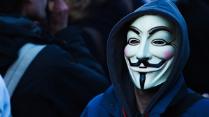 Hackerii de la "Anonymous" i-au pus gand rau Facebook-ului! Iata cum va disparea reteaua de socializare!