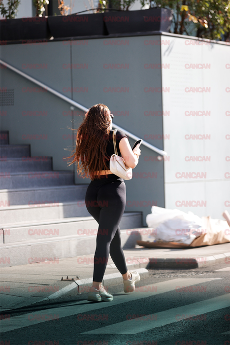 Larisa Popa cu un outfit foarte mulat