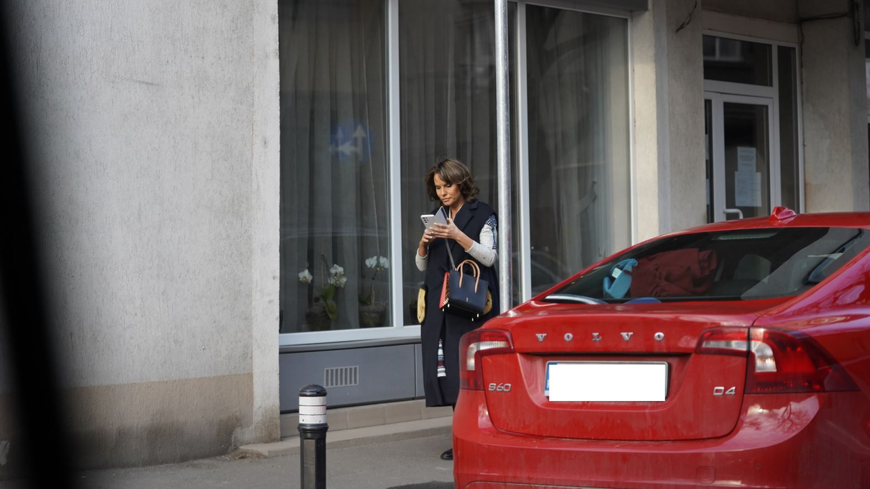 Anna Lesko se îndreaptă către salonul de înfrumusețare (Foto: CANCAN.RO)