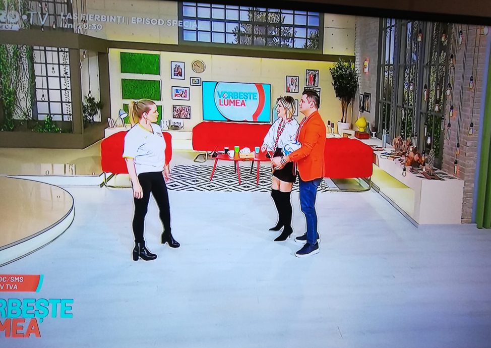 Ioana Cosma și Adela Popescu, miuță chiar în platoul Pro TV! Cove a rămas mască, dar și-a luat apoi revanșa