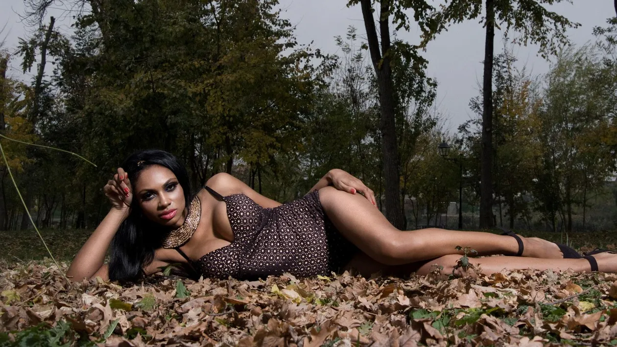 Laurette continua razboiul cu salonul de infrumusetare unde a fost mutilata. A facut testul alergologic. Vezi rezultatul primit!