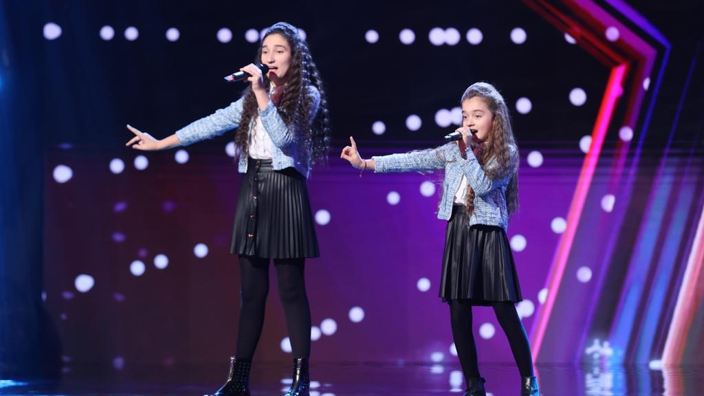 Cine sunt Anne Marie și Sophia, cele două surori care vor urca pe scena de la ”Românii au Talent” de la Pro TV