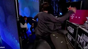 Bataie in culise la "Romanii au talent"! Ce s-a intamplat cand acest concurent a urcat pe scena