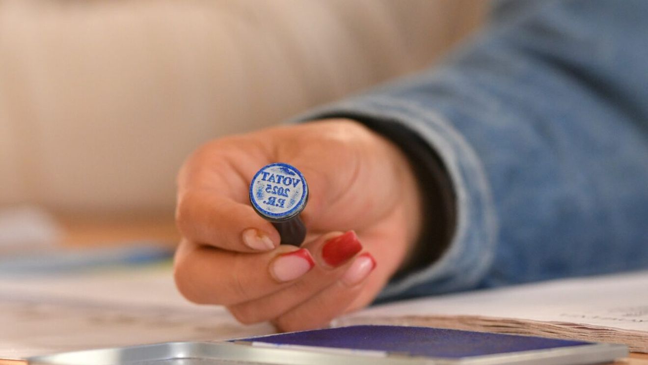 Rezultate parțiale Diaspora | George Simion și Nicușor Dan merg în turul II al alegerilor prezidențiale