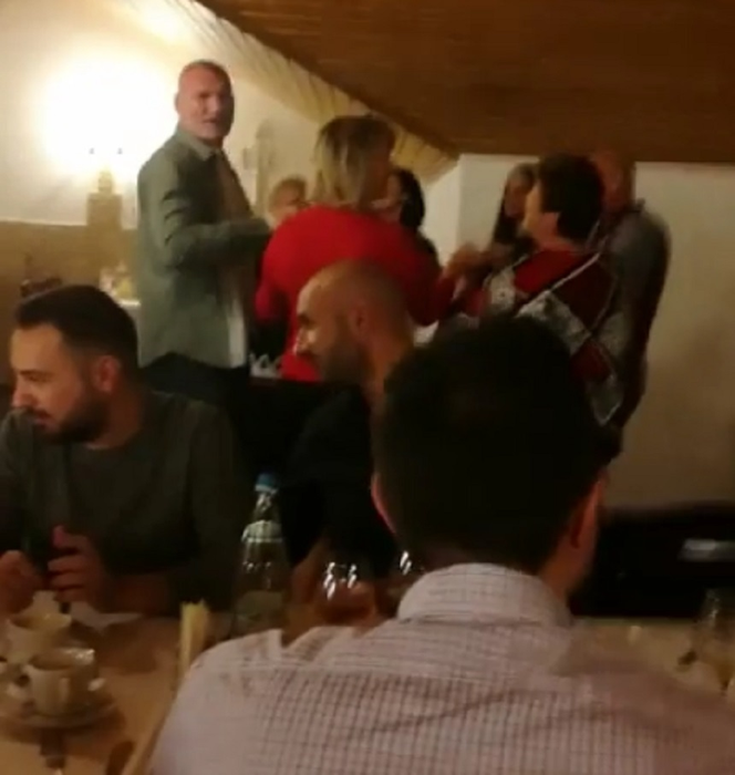 VIDEO / Tolea Ciumac, petrecere de pomină după ce l-au săltat mascaţii! Ce vedete i-au fost alături pe ringul de dans