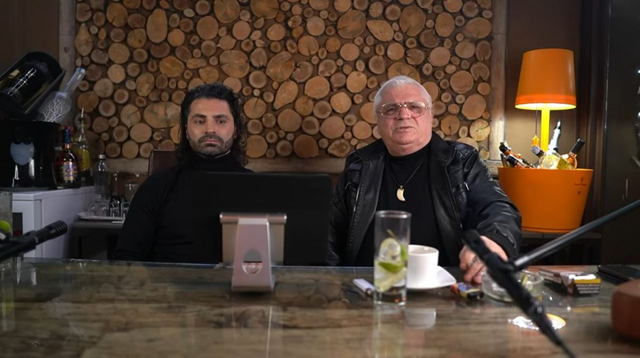 Pepe, alături de tatăl său, Ion, în cadrul emisiunii pe care o are pe canalul său de YouTube © captură video YouTube 