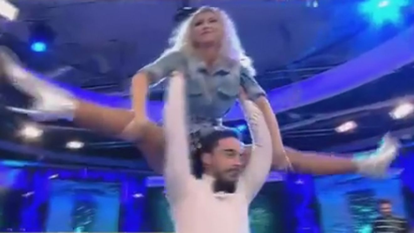 Andreea Bălan, mişcări fierbinţi cu Petrişor Ruge! "Când amesteci pasiunea cu..."