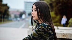 NICOLE CHERRY şi-a înnebunit fanii virtuali: "Eşti o zeiţă a frumuseţii!"