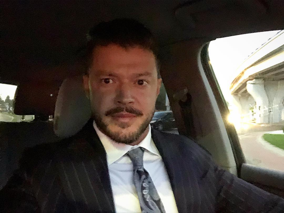 Victor rupe tăcerea după ce s-a spus că se iubește cu sosia Biancăi Drăgușanu: “Îmi merge foarte bine. Sunt liniștit“