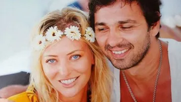 Scene erotice cu Delia! Blonda a ingenunchiat in fata sotului ei, apoi totul s-a transformat in cel mai fierbinte preludiu