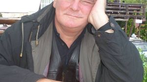 Florin Constantin, ex-Divertis, trăieşte o adevărată dramă! Actorul îşi plânge suferinţa prietenilor: ”De un an cu sufletul pribeag pe rafturi...”