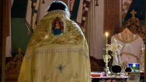 Preotul l-a binecuvântat, apoi jandarmul i-a dat amendă: "Mi-a spus că îmi ia familia şi mi-o duce în Rai"