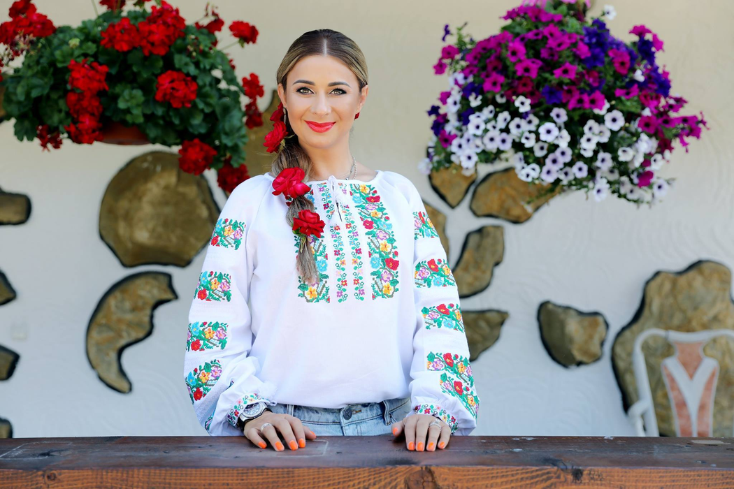 Anamaria Prodan şi-a schimat culoarea ochilor! Vedeta i-a hipnotizat pe toţi cu noua ei privire