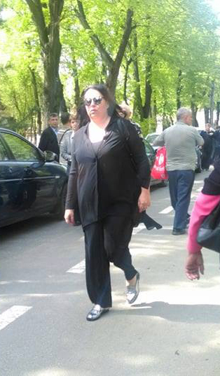 Cum a apărut Oana Roman la înmormântarea Ionelei Prodan!