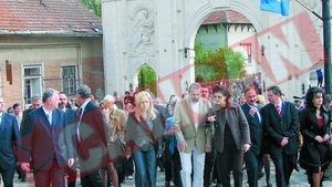 Elena Udrea a iesit cu trasura prin Alba Iulia