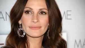 Julia Roberts s-a facut de ras la premiile Globurile de Aur! Cum arata cand a parasit evenimentul