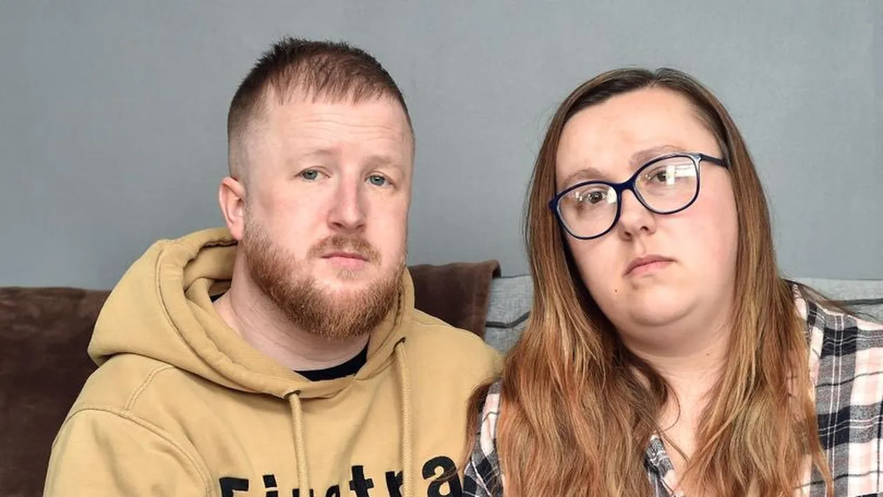 Situație fără precedent! A fost concediat pentru că a vrut să fie alături de fiul lui grav bolnav