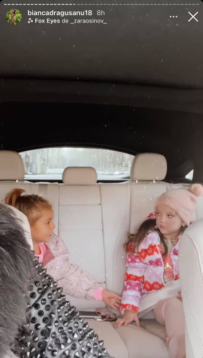 Bianca Drăgușanu și-a luat rolul de mămică în serios! Vedeta a scos-o la plimbare pe fetița lui Alex Bodi