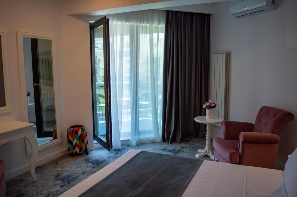 Concediu de coșmar pentru un cuplu în hotelul Simonei Halep din Mamaia Nord. Ce au găsit Andrei și soția lui în cameră