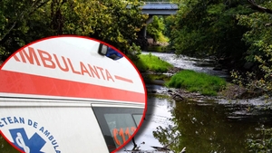Tragedie la Târgu Jiu. Un băiețel de doi ani a murit după ce a căzut în râul din spatele casei. Unchiul copilului a dat alarma