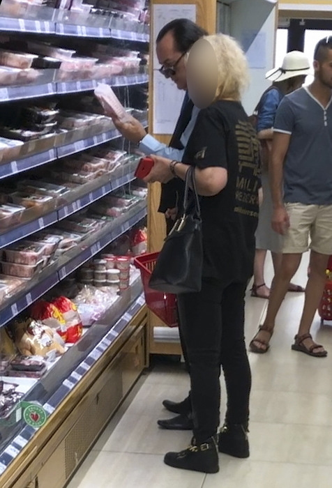 "Luceafărul huilei" și noua lui parteneră, la cumpărături